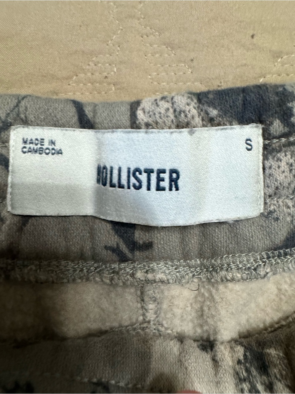 Hollister Camo Tree Print Drawstring Shorts Small - Picture 3 of 7
